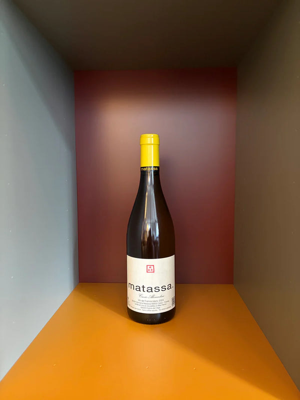 Matassa wine bottle with yellow foil cap