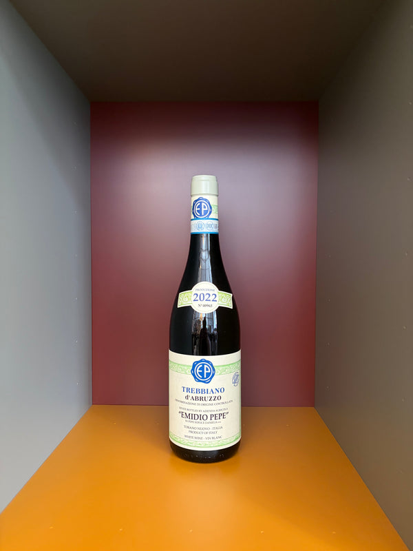 Emidio Pepe Trebbiano d'Abruzzo 2022 wine bottle, blue label, foil cap.