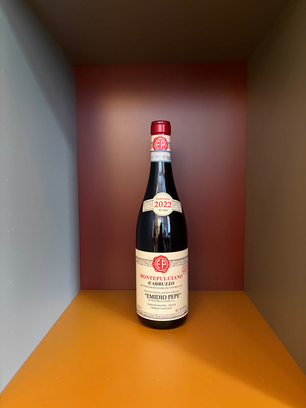 Emidio Pepe Montepulciano d'Abruzzo 2022 wine bottle with red cap