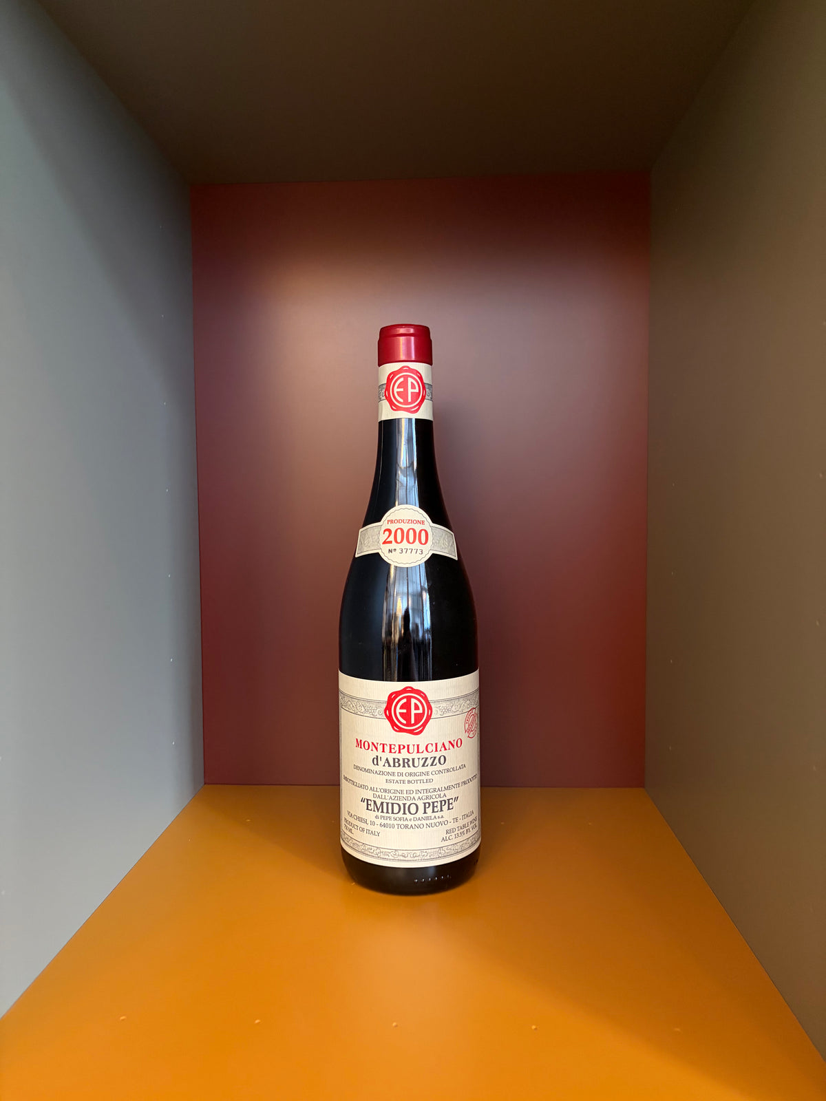 Emidio Pepe wine bottle, Montepulciano d'Abruzzo 2000 label