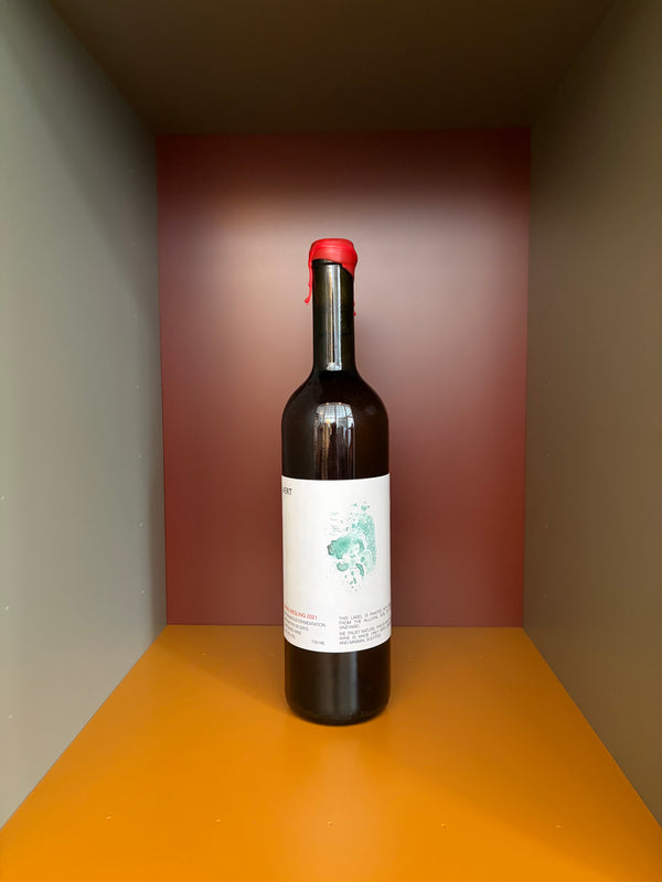 Vert Rhine Riesling 2021 wine bottle with red foil cap and white label