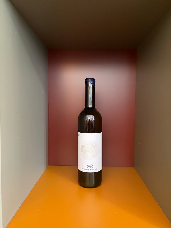 Vert Sauvignon Blanc Oak 2021 wine bottle with blue cap and OAK label